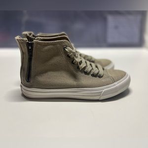 Gypsy Jazz beige converse shoes Size: 7.5